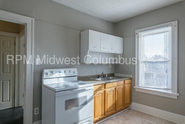 Foto del edificio - 2nd and 3rd Floor Apartment!