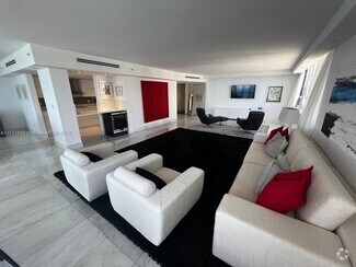 Building Photo - 10175 Collins Ave