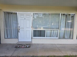 Building Photo - 715 NW 30th Ct