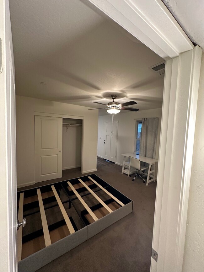 Foto del edificio - GenUnit Suite, Sterling Hl Ct