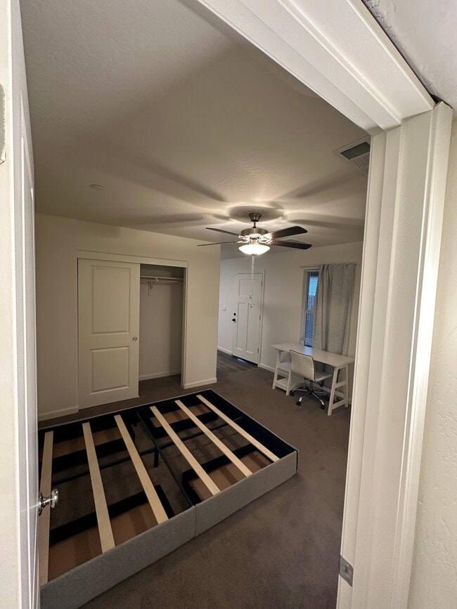Building Photo - GenUnit Suite, Sterling Hl Ct