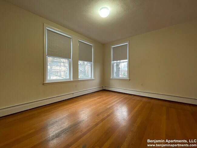 Foto del edificio - 300 Tappan St