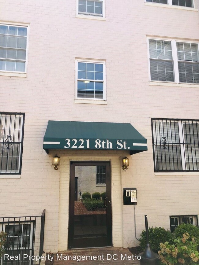 Building Photo - 2 br, 1 bath House - 3221 8th St, SE #1