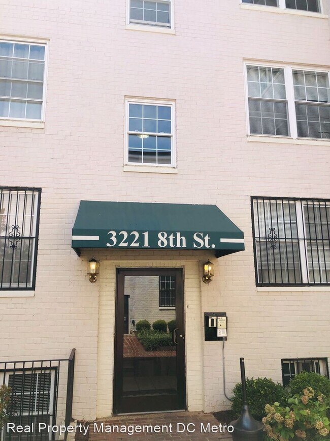 Foto del edificio - 2 br, 1 bath House - 3221 8th St, SE #1