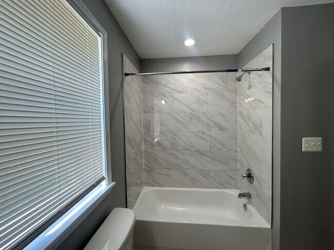 Foto del edificio - 2 Bedrooms 2 Bathrooms