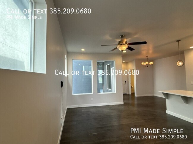 Building Photo - Modern, beautiful home near Thanksgiving P...