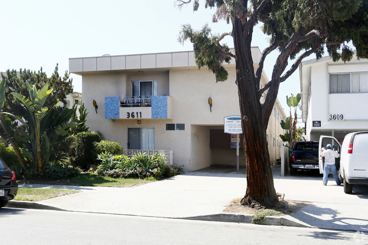 Primary Photo - 3611 Mentone Ave