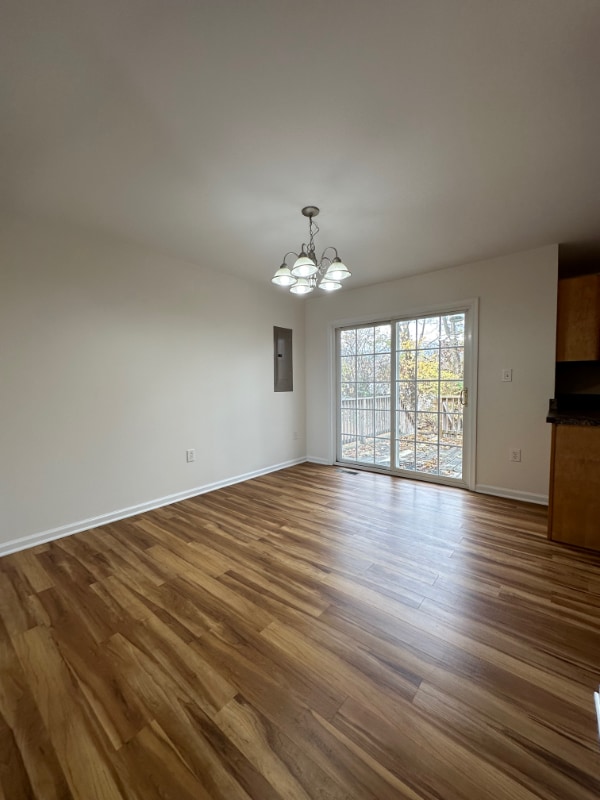 Building Photo - 212 Swallow Dr