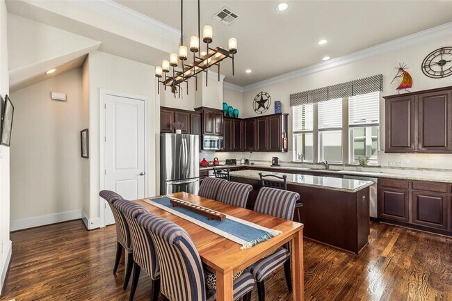 Foto del edificio - 2318 Hutchins St