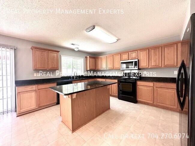 Foto del edificio - 10834 Glenluce Ave