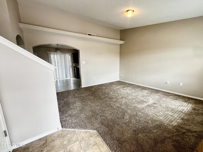 Building Photo - 14160 Lasso Rock Dr