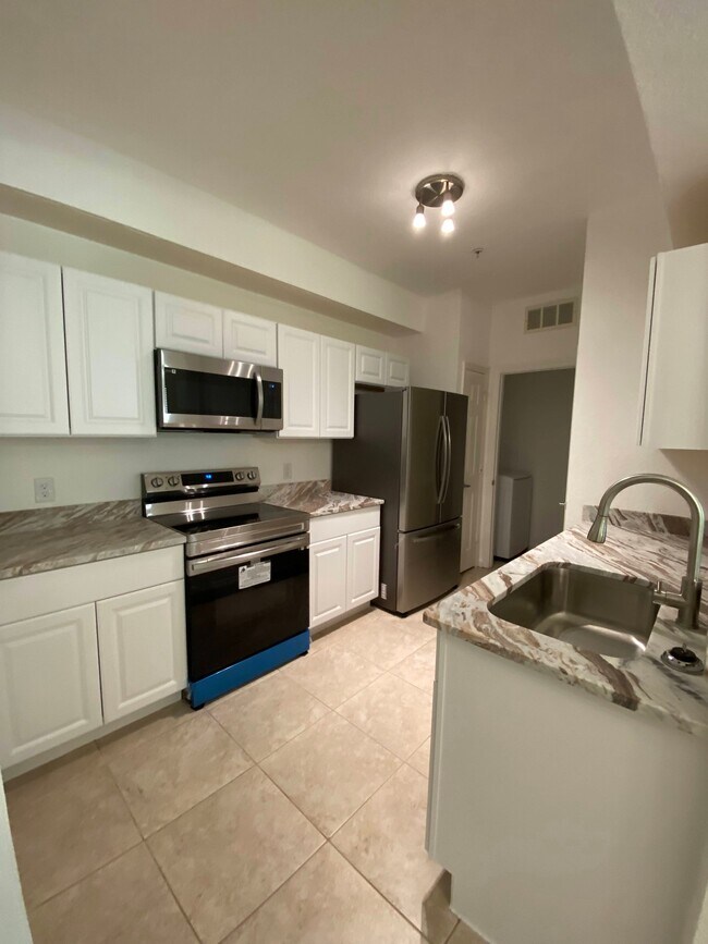 Foto del edificio - 8539 Gate Pkwy W