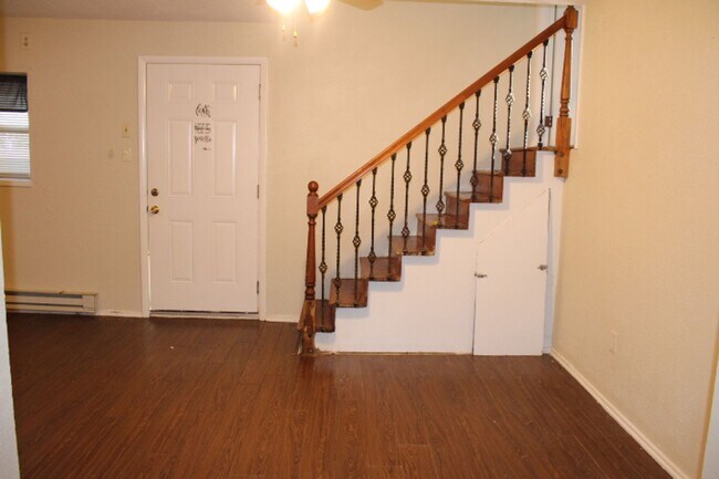 Building Photo - 155 W Main St