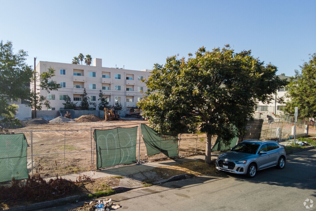 Octubre de 2022 - 1333 N Tamarind Blvd