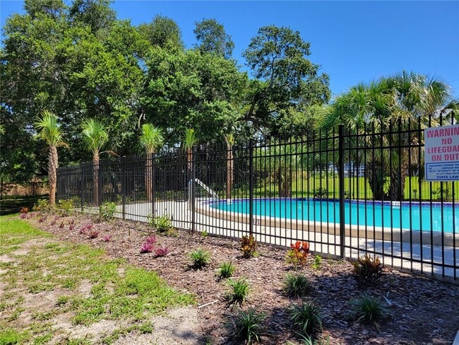 Building Photo - 1101 Tuskawilla Dr