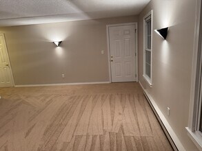 Building Photo - 239 Old Farms Rd