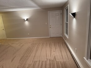 Building Photo - 239 Old Farms Rd