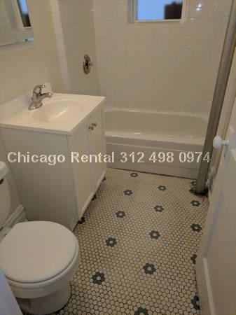 Primary Photo - 2939 W Schubert Ave