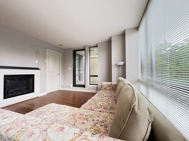 Building Photo - 6333 Katsura St