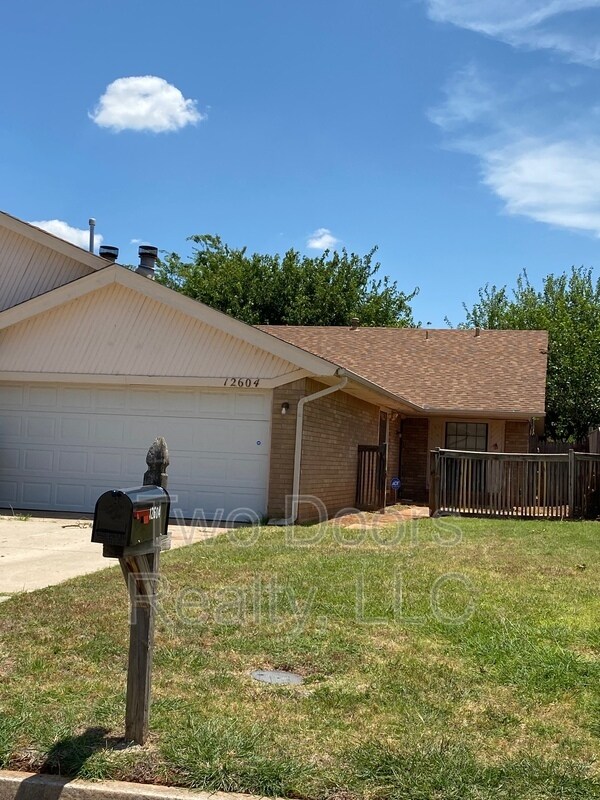 Foto principal - 12604 Abbotts Way