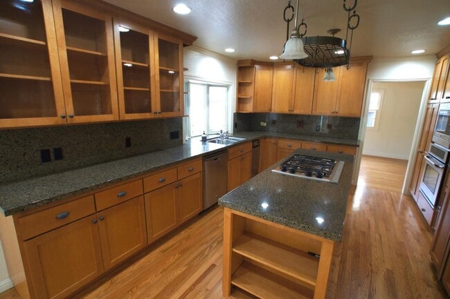 Building Photo - 1715 Grizilo Dr