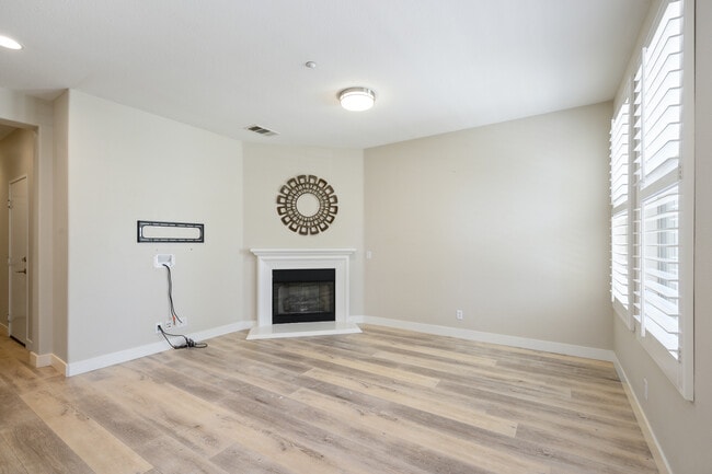 Building Photo - 97 Winding Way