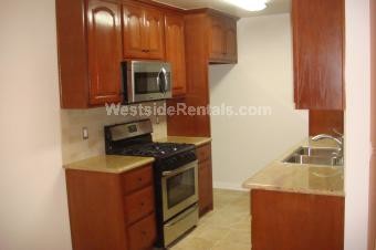 Building Photo - 1650 Livonia Ave