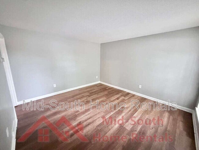 Foto del edificio - 4627 Crystal Springs Dr