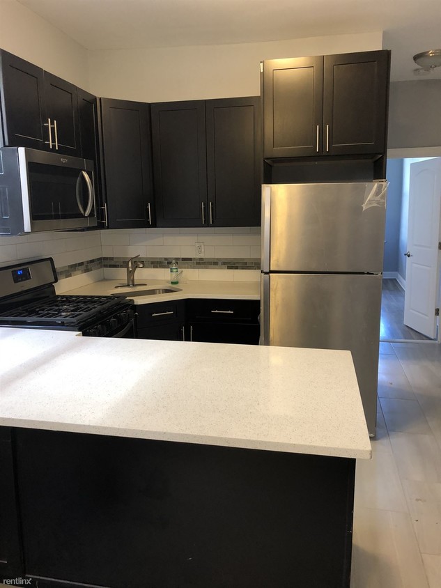 Primary Photo - 2 br, 1 bath Apartment - 682 Broadway Apt 4