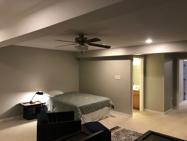 Foto del edificio - 8756 Springwater Dr