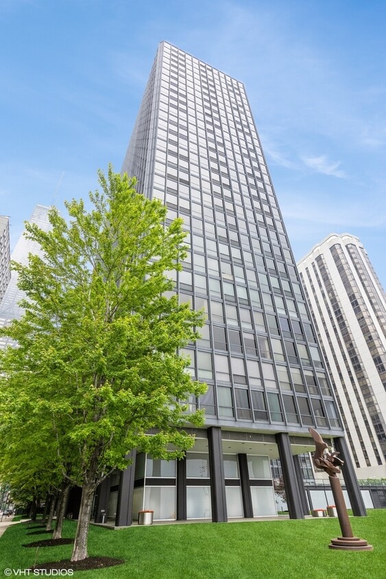 Primary Photo - 900 N Lake Shore Dr