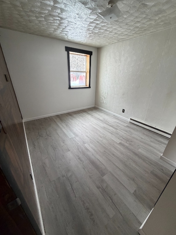 Foto del edificio - 232 W Main St