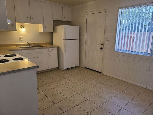 Foto del edificio - 4350 E Fairmount St