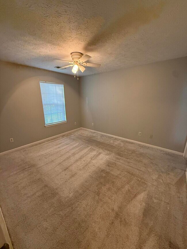 Building Photo - 881 Revere Run Dr