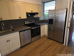 Building Photo - 500 University Ave