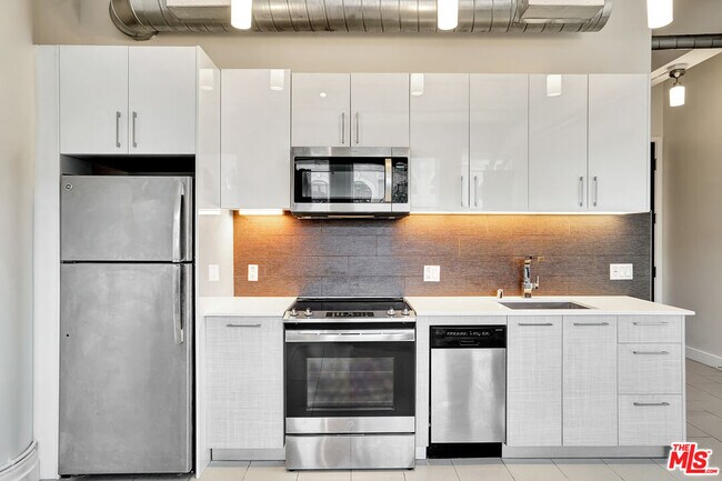 Foto del edificio - 939 S Broadway