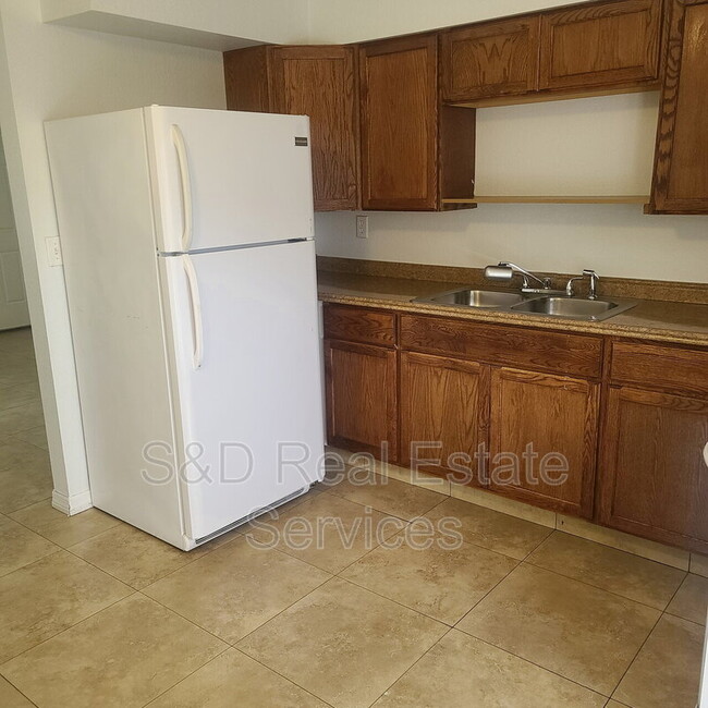 Building Photo - 2415 S Crystal Lake Dr