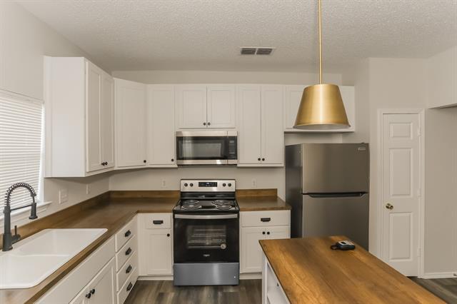 Foto del edificio - 415 W Light St