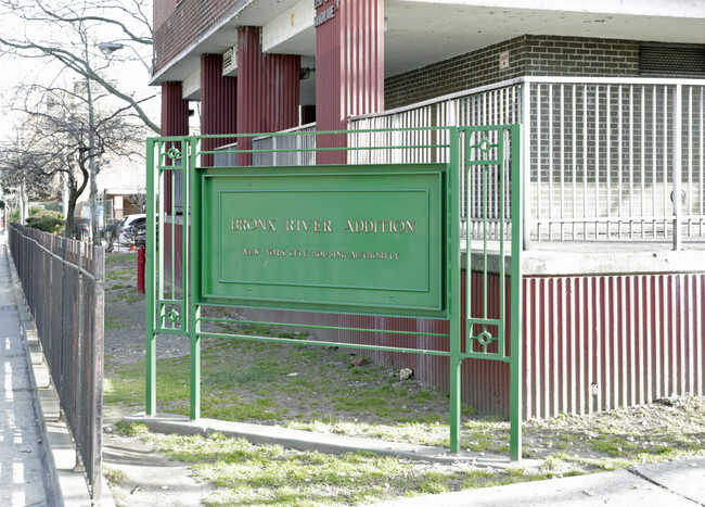 Foto del edificio - Bronx River and Addition