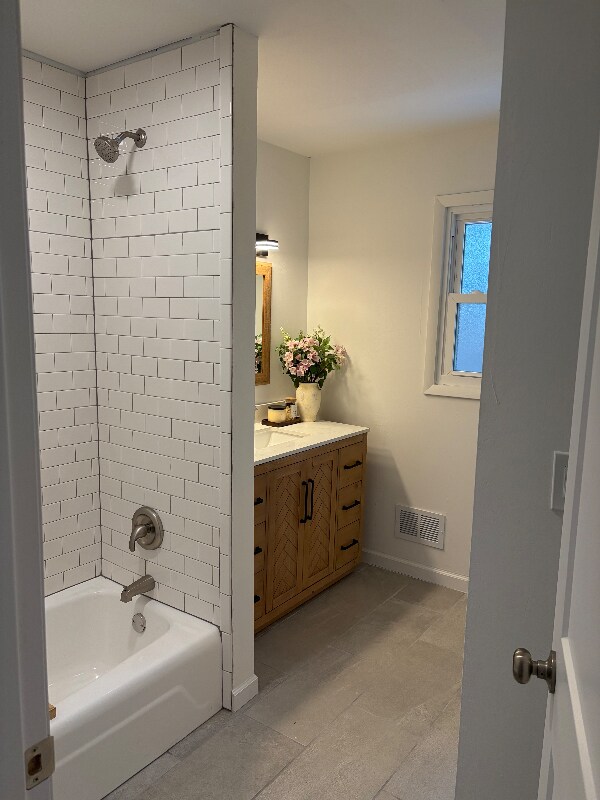 Foto del edificio - 1524 Pewaukee Rd