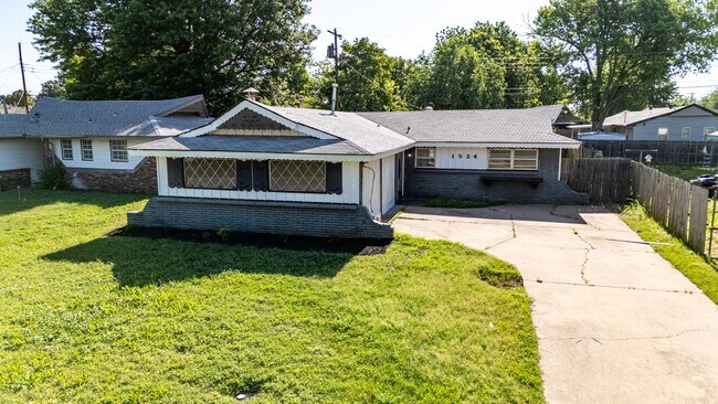 Building Photo - 4 Bedroom Rent to Own Home Available!