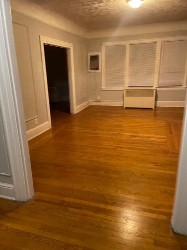 Foto del edificio - 572 Dickinson St