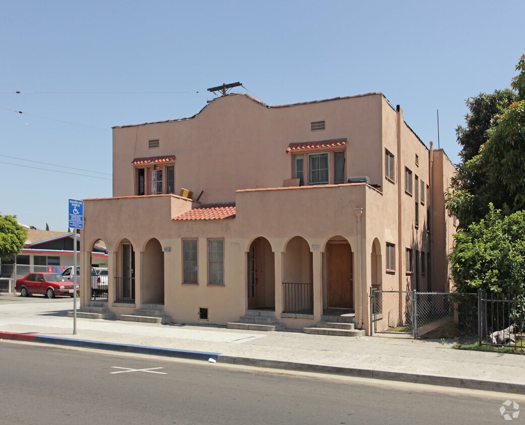 Primary Photo - 2510-2514 Saturn Ave