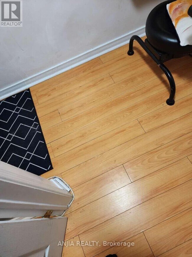 Photo du bâtiment - 81 Brimstone Crescent