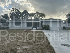 Building Photo - 10039 Salix Ln