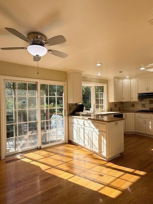 Foto del edificio - Beautiful 4 Bedroom 2.5 Bath Home in Montevideo Community
