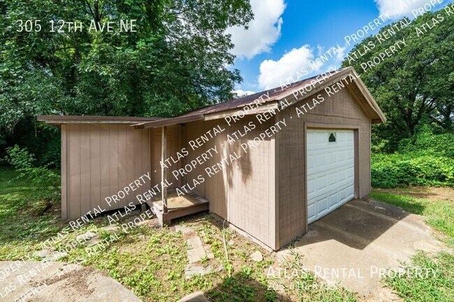 Foto del edificio - 305 12th Ave NE