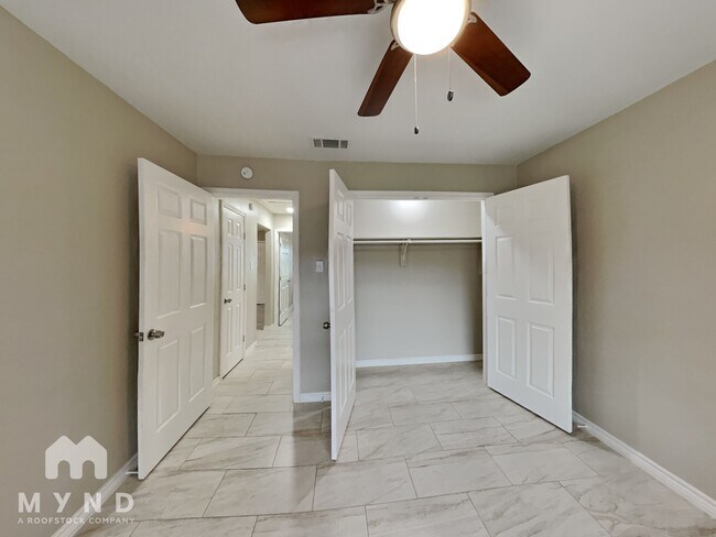 Building Photo - 1303 Cardinal Dr