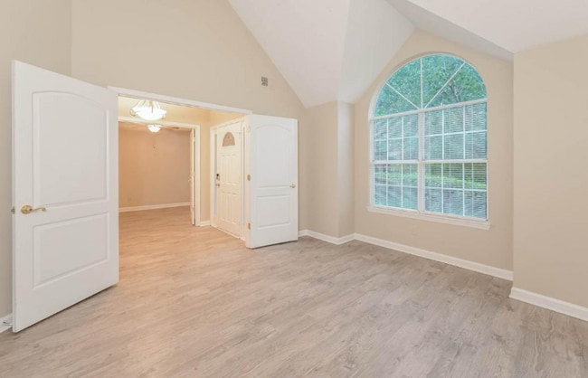 Building Photo - 4220 E Meadow Dr