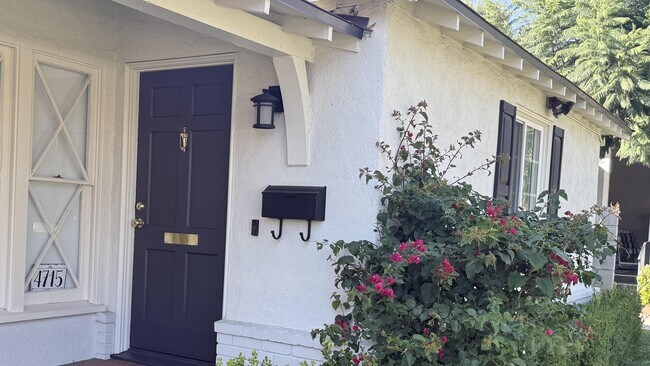 Foto del edificio - 4715 Allott Ave